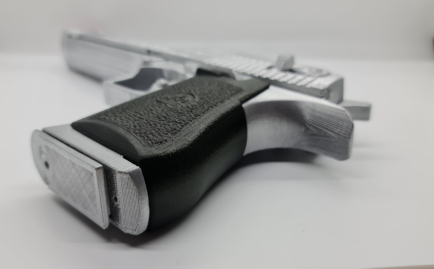 Desert Eagle Style Prop – Full Size 3D Printed Fan-Made Display Model Inspired by Action Movies 🔥