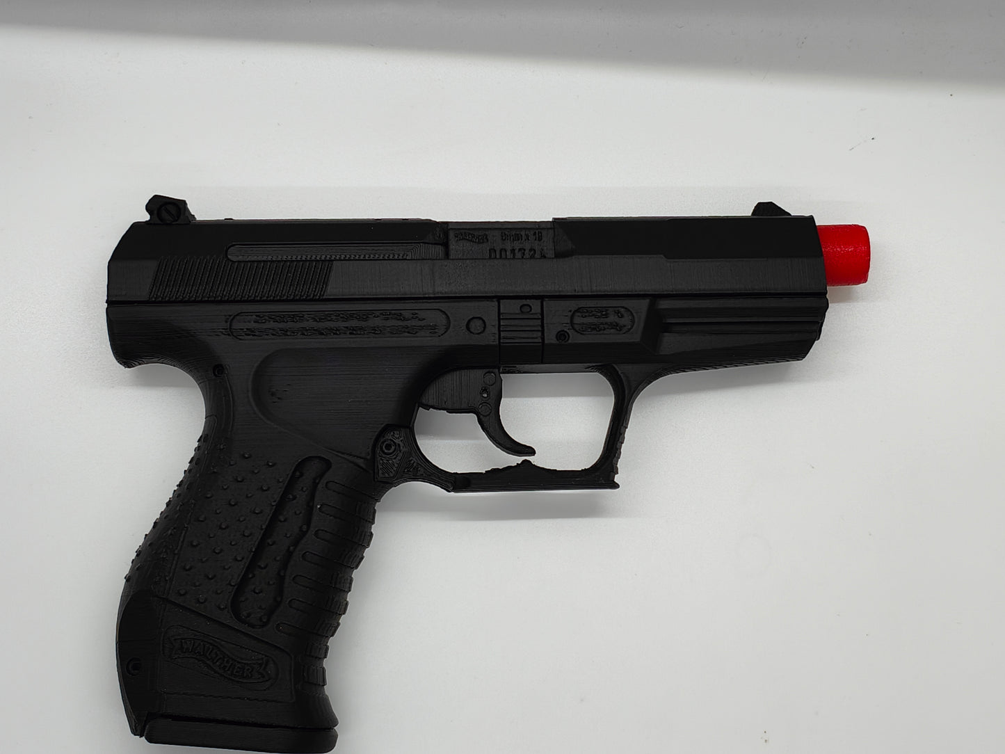🔫 Walther P99 Style Prop – 3D Printed Fan-Made Display Model Inspired by Spy Movies 🔫