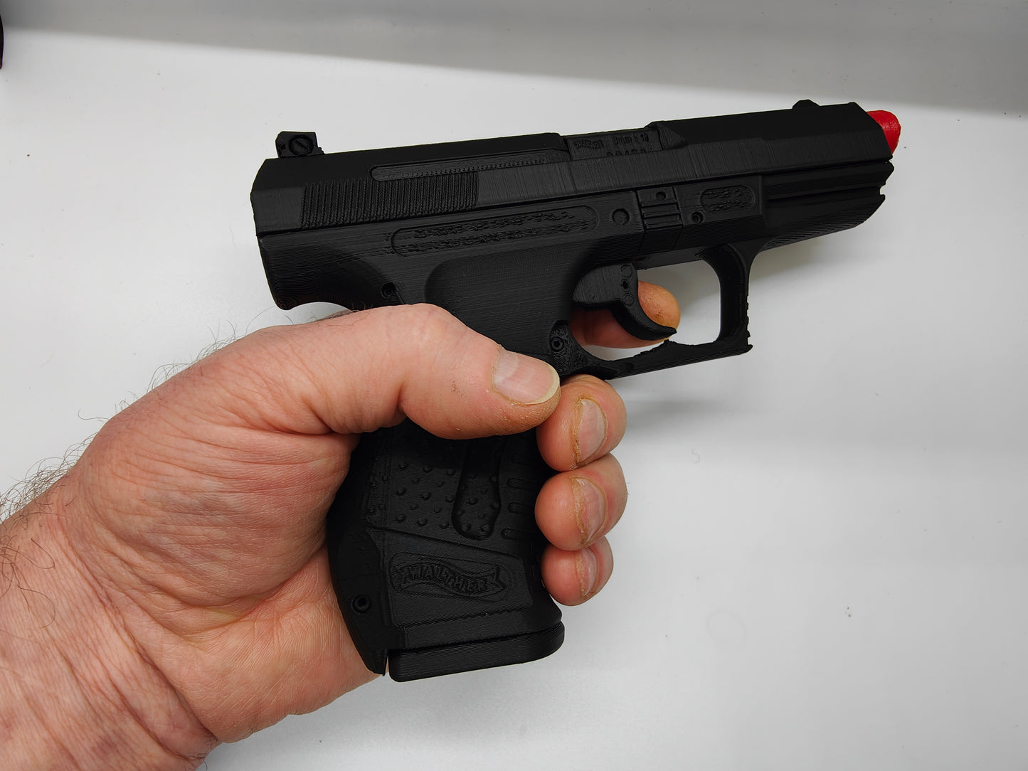🔫 Walther P99 Style Prop – 3D Printed Fan-Made Display Model Inspired by Spy Movies 🔫