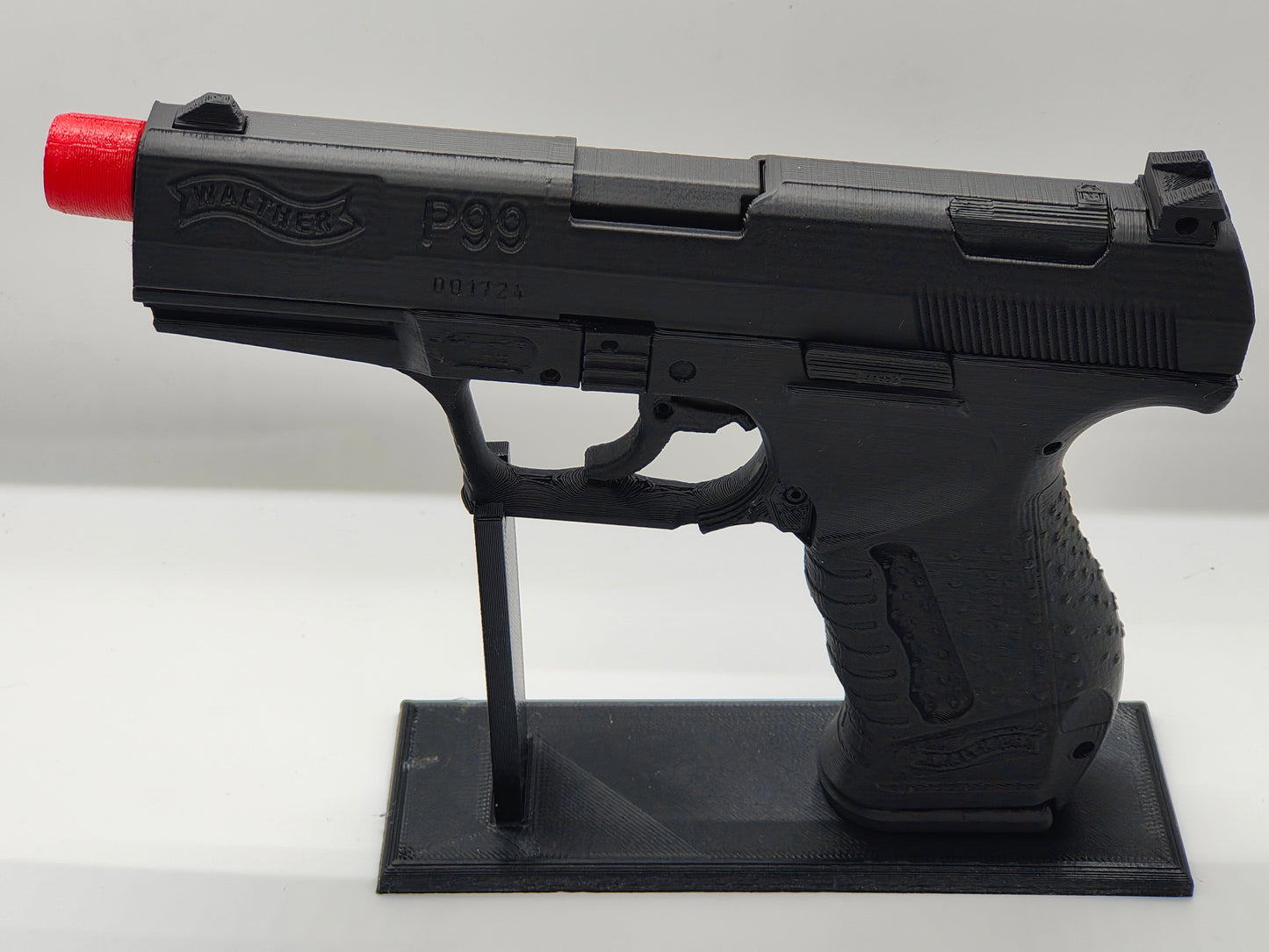 🔫 Walther P99 Style Prop – 3D Printed Fan-Made Display Model Inspired by Spy Movies 🔫
