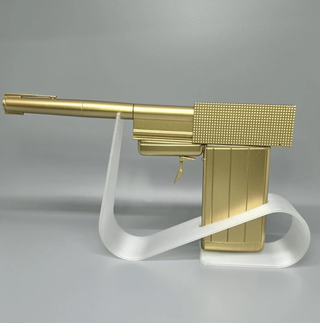 Golden Gun Style Prop – 3D Printed Display Model – Fan-Made Spy Collectible