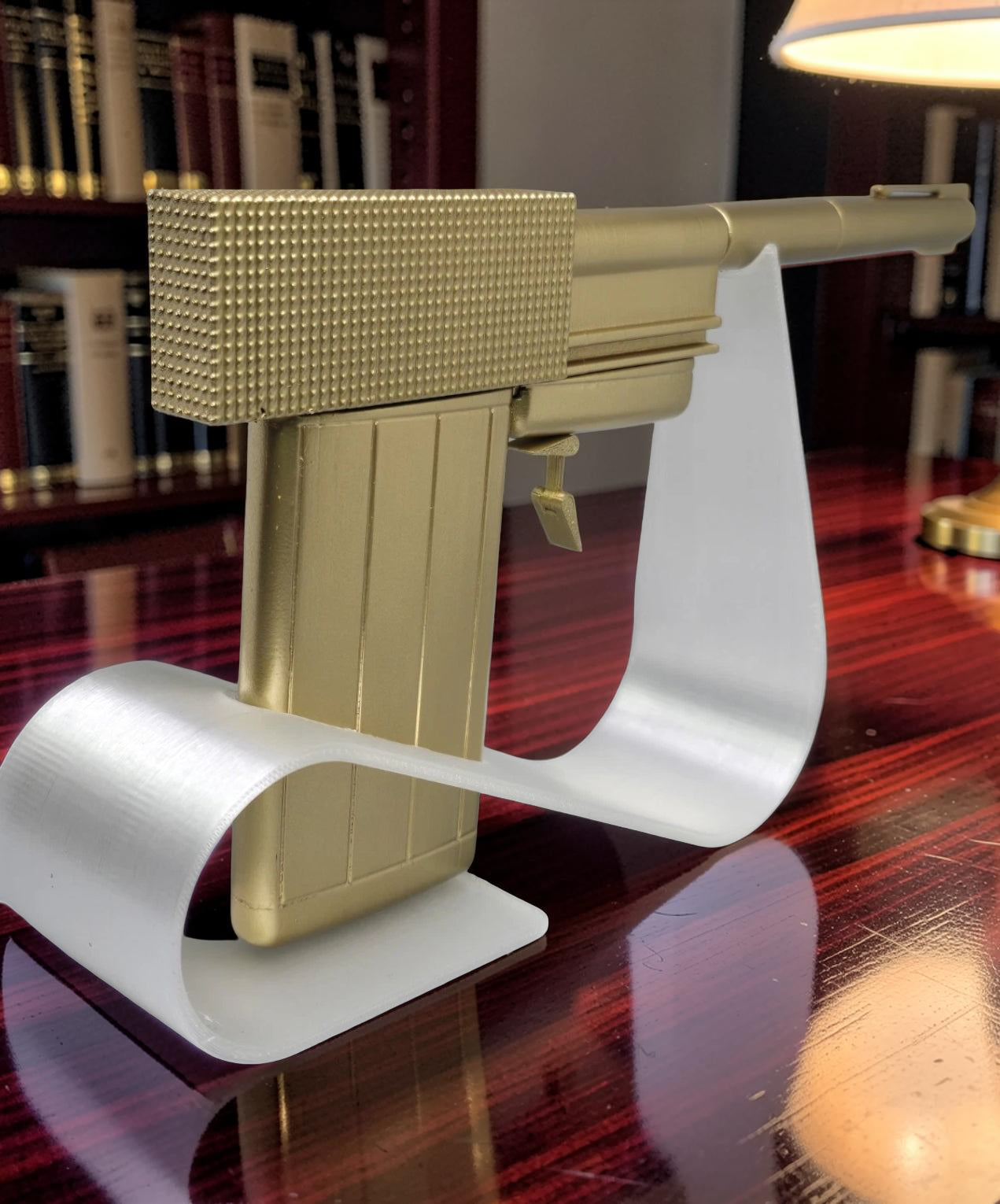 Golden Gun Style Prop – 3D Printed Display Model – Fan-Made Spy Collectible
