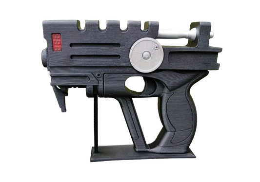 Fifth Element Style Display Prop – Fan-Made Sci-Fi Model with Stand